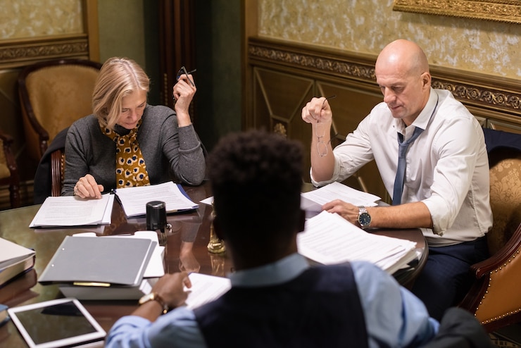 Comparing legal service approaches